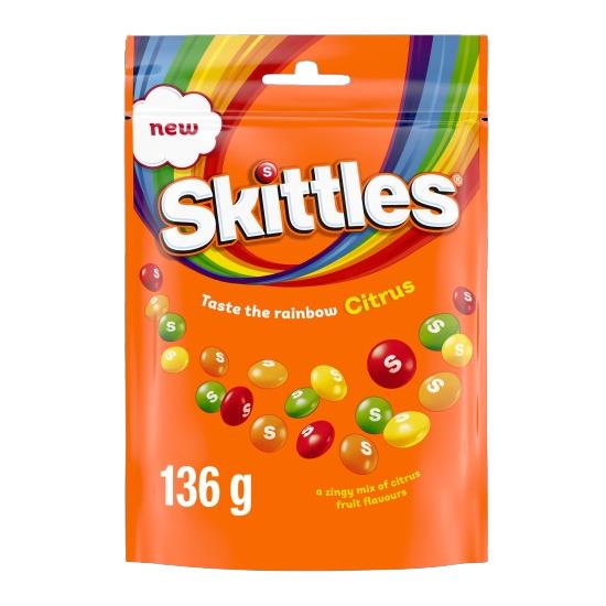 Bunte Skittles Citrus 136g Packung mit fünf fruchtigen Zitrusgeschmäckern wie Orange, Mandarine, Zitrone, Limette und Grapefruit